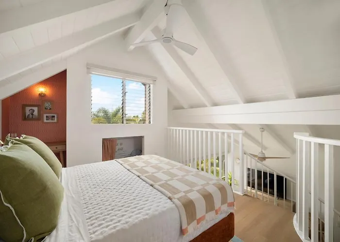 Trendy Surf & Stay Getaway Princeville